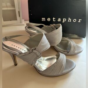 Metaphor Women's Elegant Gray Heels
